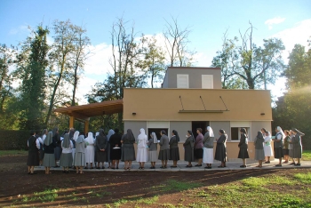 Italia - Inauguración de una estructura en la Casa Generalicia de las FMA para dar acogida a los migrantes