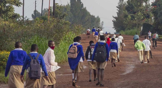 Rwanda – I salesiani danno speranza alle ragazze madri e ai giovani a rischio di Butare