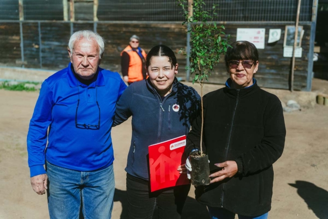 Chile – The Planning and Development Office in the Salesian Province receives one hundred trees for reforestation of Peñihue Park