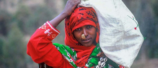 Eritrea – “Food for Work”: tanti alberi per la Festa della Donna