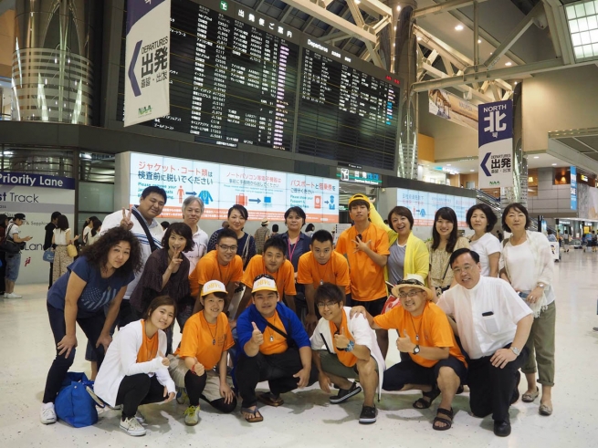 Japón - Viaje de los misioneros voluntarios para las Islas Salomón