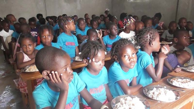 Haiti – Salesian Missions partners with Rise Against Hunger as Salesians facilitate school feeding programs