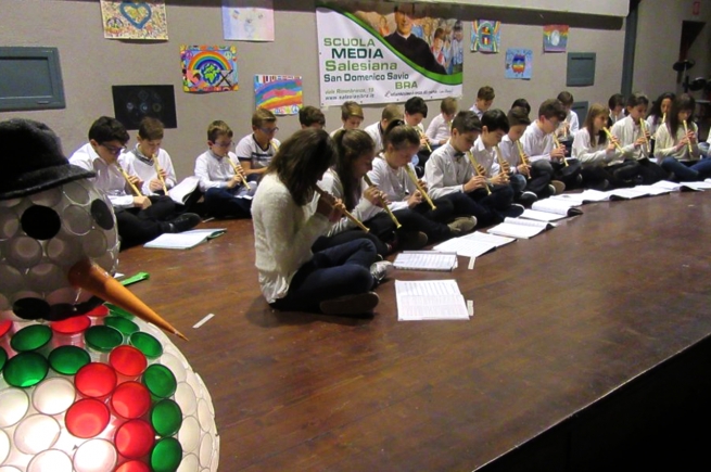 Italia - Noche de Navidad en la escuela salesiana de Bra