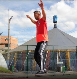 Colombia – "Reiberman", the Venezuelan migrant tightrope walker who discovered Don Bosco in Colombia