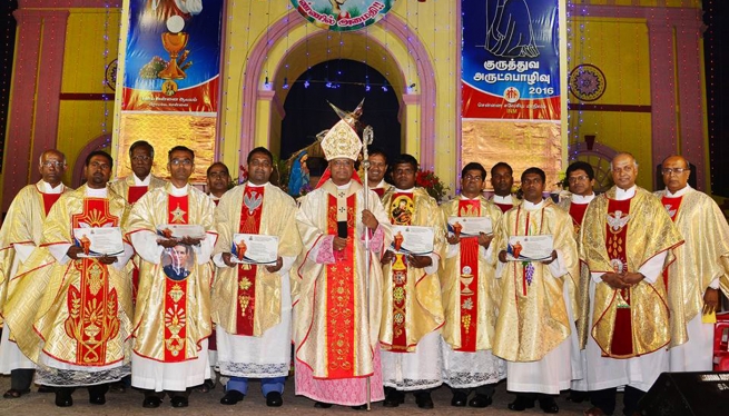 India – Ordenación Sacerdotal de seis diaconos