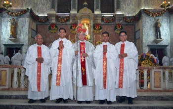 India - Dos nuevos sacerdotes salesianos ordenados en Mumbai