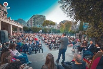 Italie - Le Recteur Majeur rencontre à Palerme les élèves de l'Institut « Don Bosco » - Villa Ranchibile