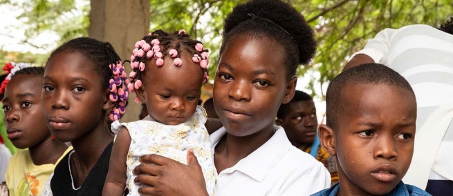 Angola – Apoyando a las madres de Luanda que todavía son adolescentes