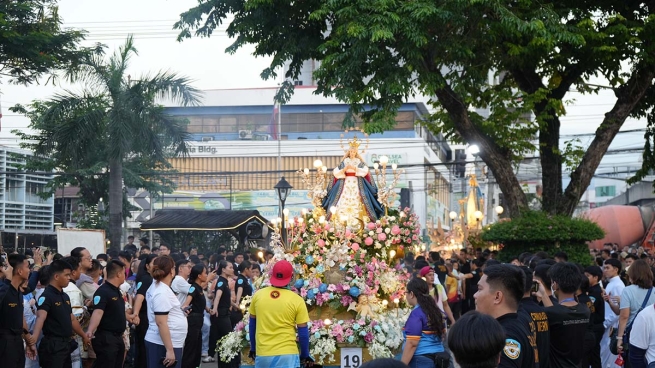 Philippines – Annual Procession in Honour of the Blessed Virgin Mary