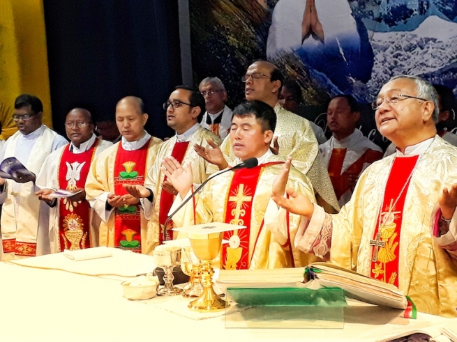 India - Ordinazione Sacerdotale di Samuel Rai: "Non aspettatevi che la gente venga a cercarvi, dovete andare voi da loro"