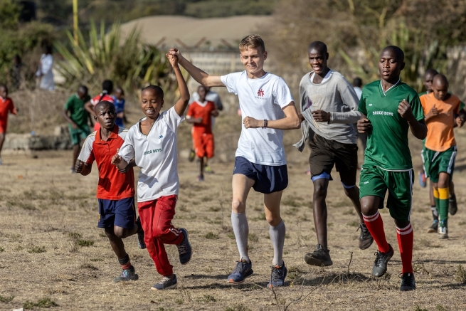 Alemanha – “A corrida da minha vida”: Luke Kelly e os “Bosco Boys” do Quênia