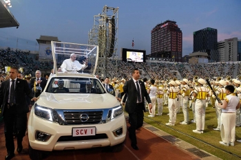 Thailandia – Santa Messa di Papa Francesco alla Stadio Nazionale di Bangkok