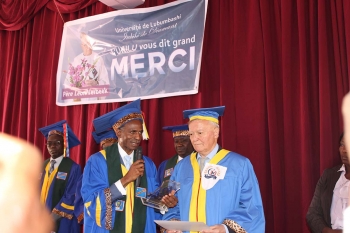 RD Congo – Don Léon Verbeek riceve il dottorato Honoris Causa