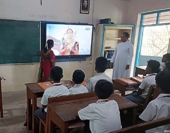 India – More than 700 students benefit from learning tools thanks to donor funding from Salesian Missions