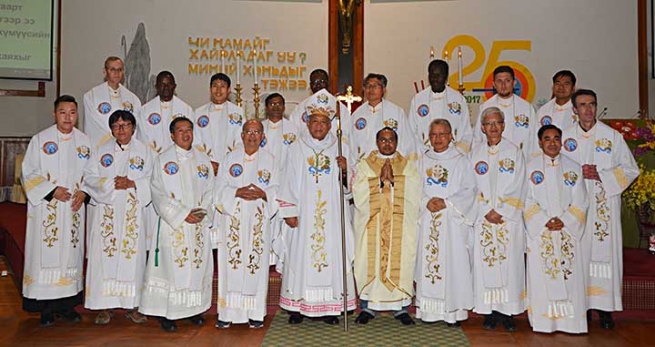 Mongolia – Salesiano indonesiano missionario ordinato sacerdote in Mongolia