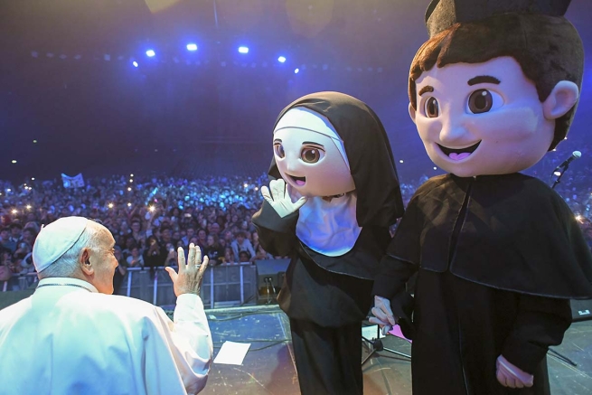 Belgium - Pope Francis' surprise to 6,000 young people gathered for a vigil: "Go ahead, make a noise!"