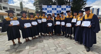 Ecuador – 12 estudiantes Achuar obtienen su título universitario en la Universidad Politécnica Salesiana