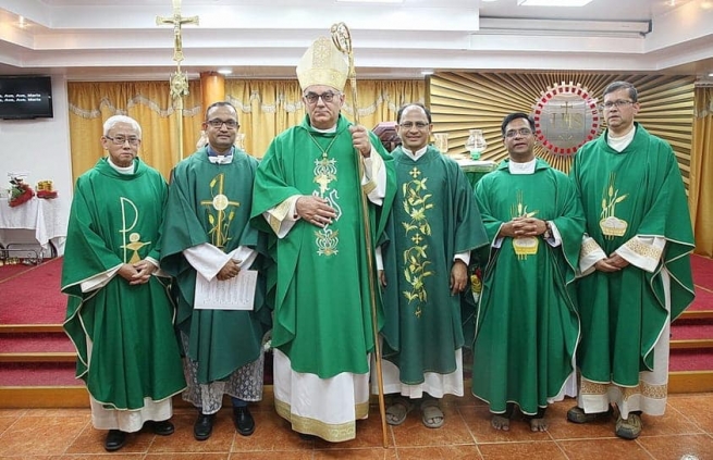 Kuwait – Insediamento del nuovo parroco della chiesa “Santa Teresa del Bambino Gesù”