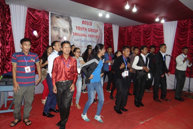 India - El Programa de Orientación "Grupo Juvenil Bosco" entusiasma a los estudiantes de las escuelas.