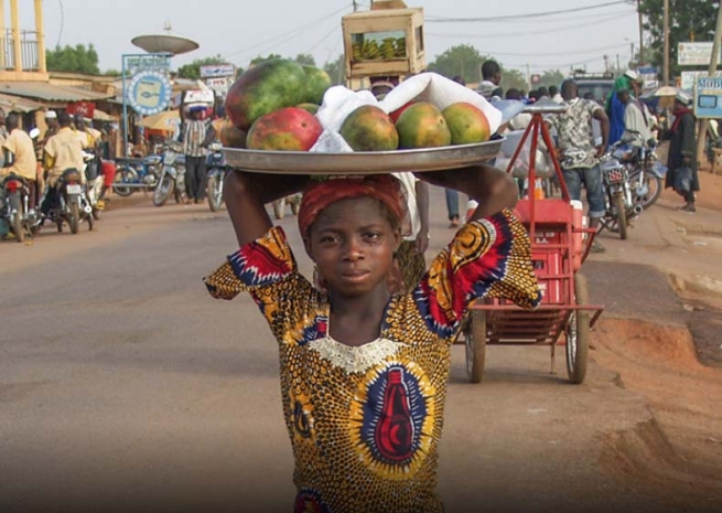 Spain – In 21st century still over 9 million children deprived of childhood live as slaves: International Day Against Child Slavery