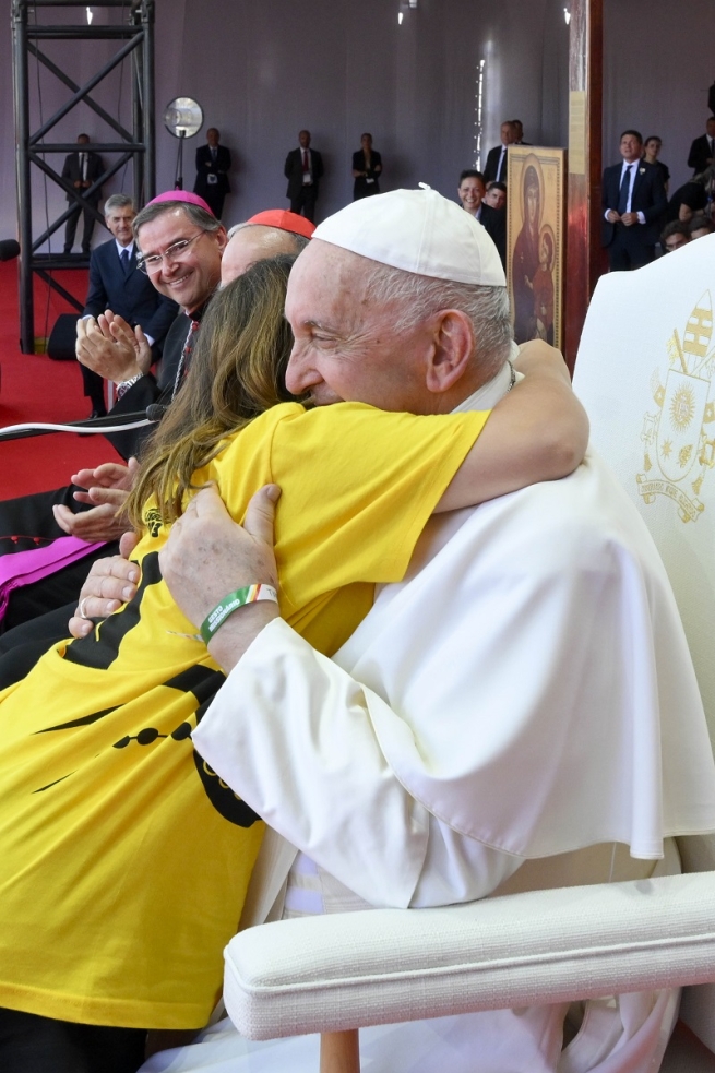 Portugal – Le Pape aux volontaires des JMJ : soyez des surfeurs de l'amour et de la charité