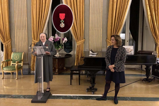 Italy – Mother Yvonne Reungoat receives the honor of Officer of the Legion of Honor