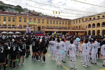 Ecuador - Miles de jóvenes celebran a Don Bosco a través del deporte