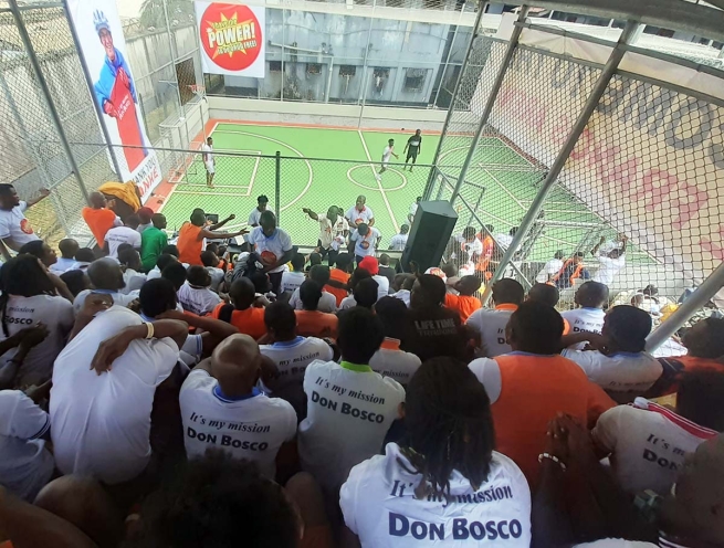Libéria – Inauguração e bênção da ‘Pope Francis Arena’ na prisão estadual de Monróvia