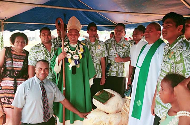 Islas Fiji – Colocación y bendición de la primera piedra de una nueva Parroquia