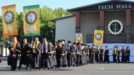 EE.UU. - Entrega de diplomas a 85 alumnos del “Don Bosco Technical Institute” de Rosemead