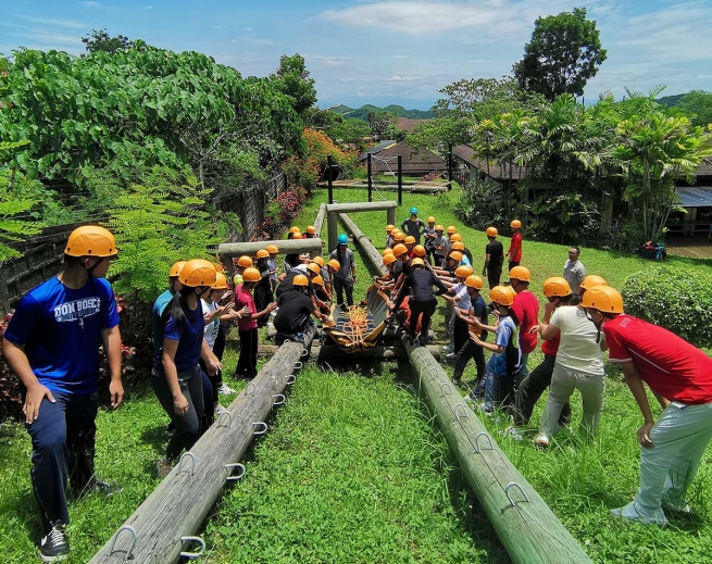 Philippines - Formation de jeunes animateurs : « LEAD Camp » et « Kool Adventure Camp »