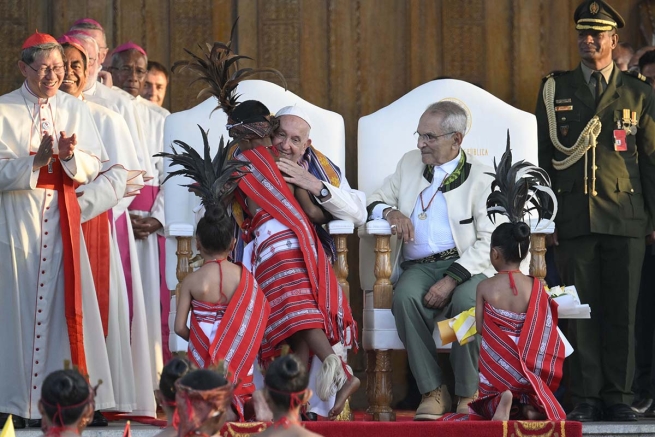 Timor Oriental – Papa Francisco: “Gracias al carácter de su pueblo y a su fe, hantransformado el dolor en alegría”