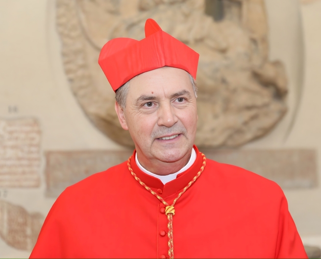 Vaticano – Votos universais de felicidade ao Neocardeal Ángel Fernández Artime