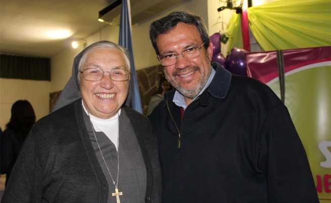 Argentina – Visita de la Madre General Sor Yvonne