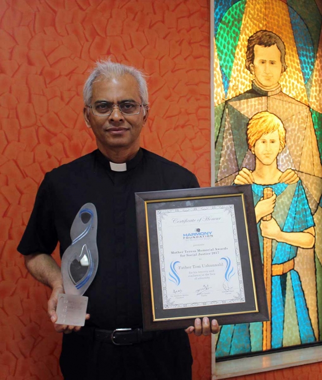 India – Father Tom Uzhunnalil, SDB receives the Mother Teresa Memorial Award for his bravery and resilience in the face of adversity