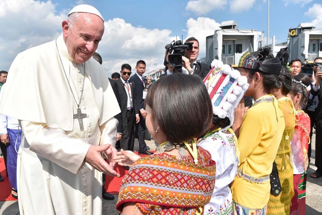 Myanmar – Arrivo di Papa Francesco a Yangon