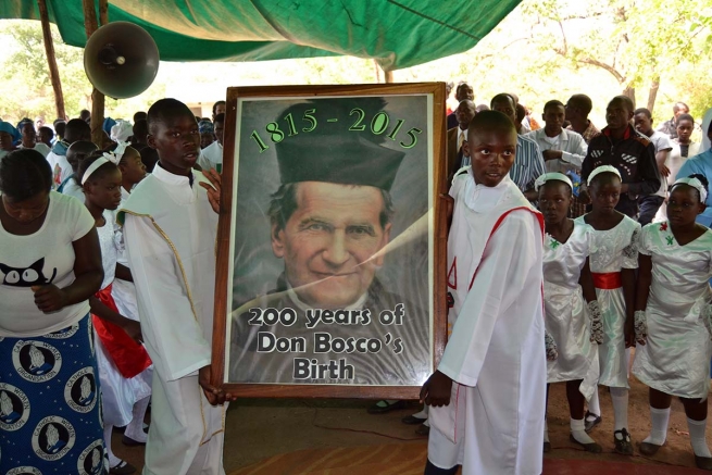 Zambia - Bendición de nueva Parroquia dedicada a Don Bosco