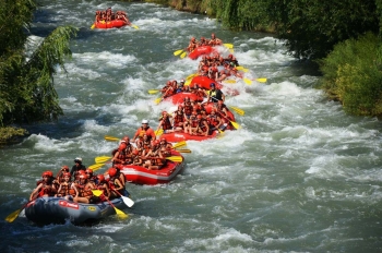 Argentina - Actividades de verano de los "Exploradores de Don Bosco"