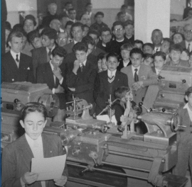 Portugal - Students participate in the blessing of the new mechanics laboratory