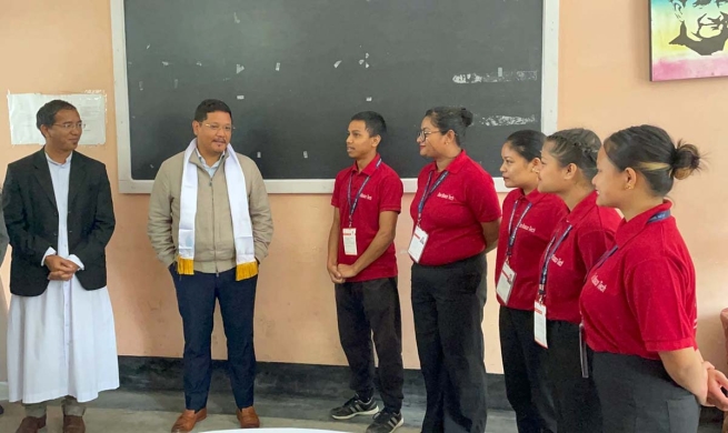 India – The Chief Minister of Meghalaya visits Don Bosco Technical School in Shillong