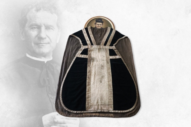 Ecuador – The chasuble worn by Don Bosco, a treasure kept by the Historical Archives of Ecuador