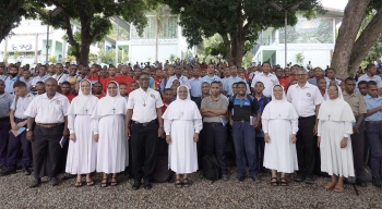 Papúa Nueva Guinea - Visita de la Madre Philomena Mathew, Superiora General de las Hermanas Misioneras de María Auxiliadora