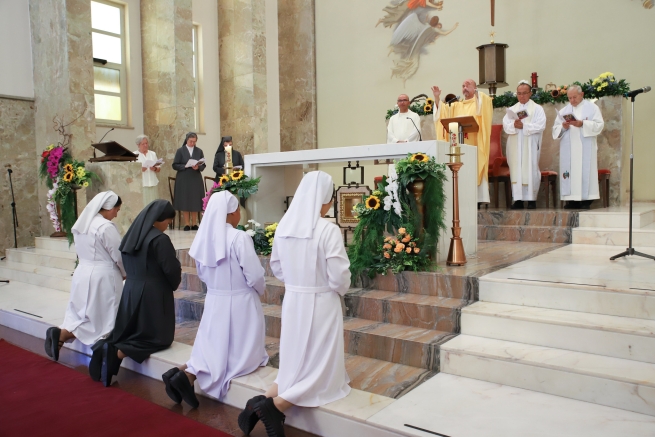 Italia – 150° dell’Istituto FMA: a Mornese il Vicario del Rettor Maggiore presiede le professioni perpetue di quattro religiose