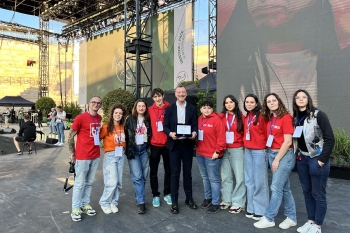 Italia – “CUBE RADIO SOCIAL TEAM” documentó en redes sociales el evento “Arena di Pace” y la visita del Papa Francisco a Verona