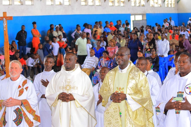 RD do Congo – Celebração da Imaculada Conceição de Maria no ‘Dom Bosco Ngangi’: um momento de espiritualidade e fraternidade