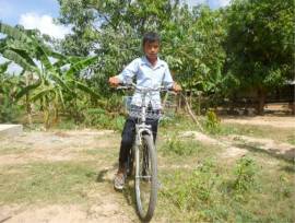 Camboya – 39 bicicletas para estudiantes favorecidos por "Don Bosco Children Fund"