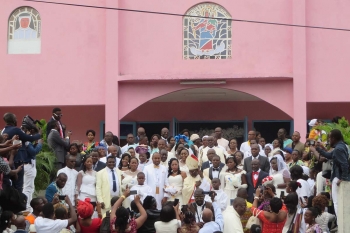 Gabón - Consagración de la parroquia "María Auxiliadora" de Okala Mikolongo