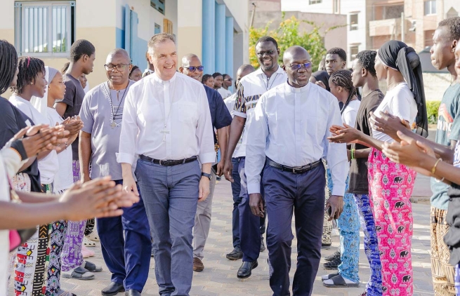 Senegal – O primeiro dia da visita de animação do Reitor-Mor à inspetoria AON