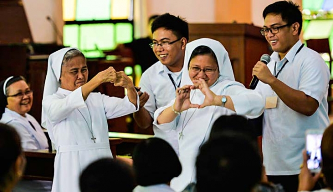 Filipinas - La familia: comunicar la esperanza y la confianza en nuestro tiempo