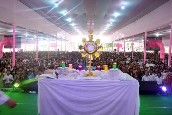 India – Oltre cinquemila giovani al ritiro spirituale annuale del “Saint Anthony’s College”